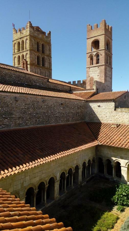 Maison Au Pied De La Cathedrale Villa Elne Bagian luar foto