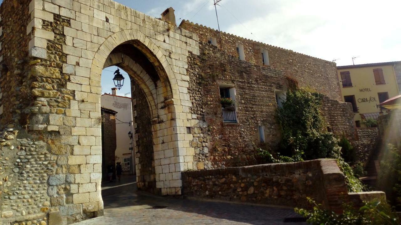 Maison Au Pied De La Cathedrale Villa Elne Bagian luar foto