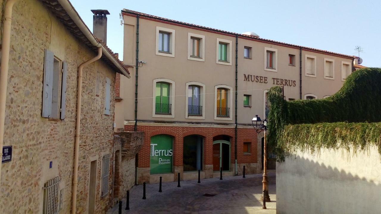 Maison Au Pied De La Cathedrale Villa Elne Bagian luar foto