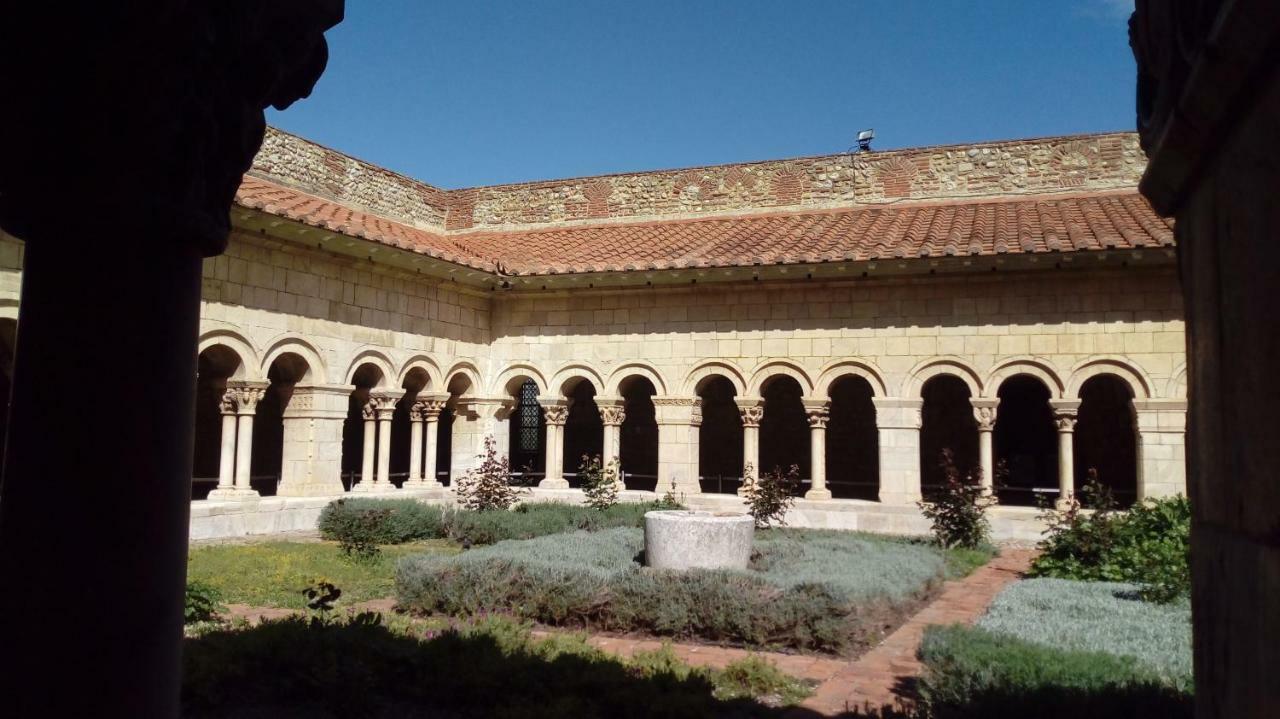 Maison Au Pied De La Cathedrale Villa Elne Bagian luar foto